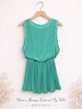 Moon Collection Green Beaded Mini Dress Pleated Sleeveless M